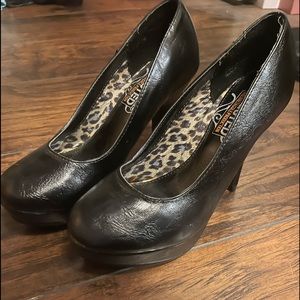 Never worn. Brand name is Unlisted Kenneth Cole